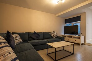 Living Room / Lounge