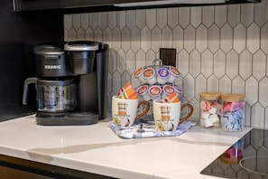 Kaffe og/eller kaffemaskine