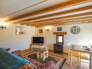 Living room/dining room | Aberserw Cottage, Dolgellau and Coed y Brenin Forest Park