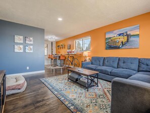 Kid-friendly vacation rental with a safe yard, fun activities &amp; family-friendly attractions nearby!