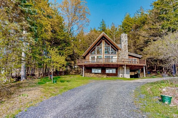 Mad river ski chalet exterior