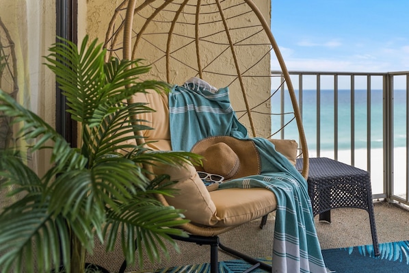 Life is good on the balcony!