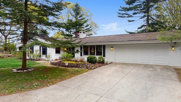 Welcome to Twilight Ridge, a cozy ranch style home near South Beach and downtown South Haven. 
