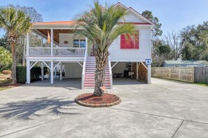 Gaga and Papa's Beach Palace