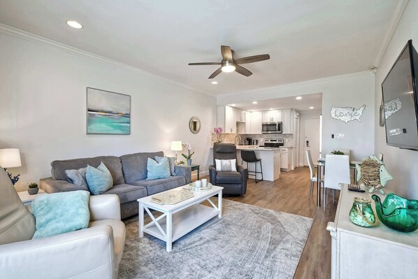 Escape to La Costa Gem! 