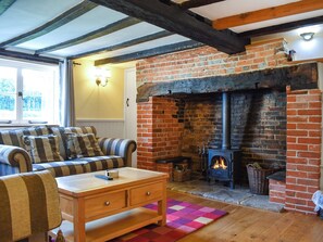 Living room | Poona Cottage, Cadnam, near Southampton
