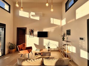 Living Room (2)