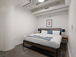Bedroom - Queen Bed