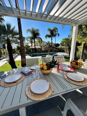 Outdoor dining