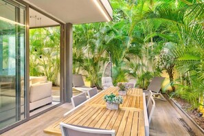 Outdoor dining