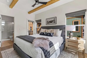 King bedroom with ensuite bathroom and Smart TV- both bedrooms are located upstairs