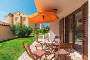 Terrace (2)