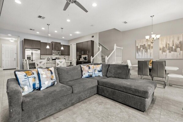 338 Captiva Drive (2).jpg