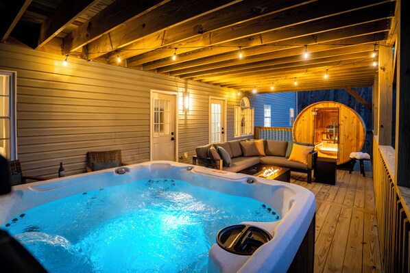 Outdoor spa tub