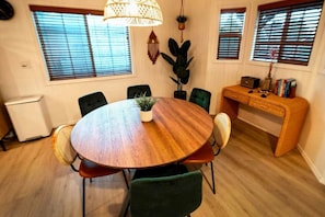 Gather around the elegant dining table good for 6 seaters.