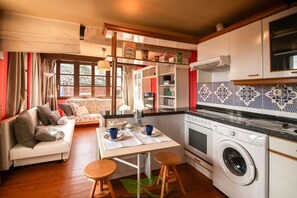 Kitchen or kitchenette,Living room