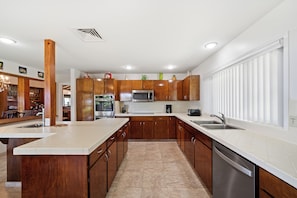 Hale Kalapu kitchen 1