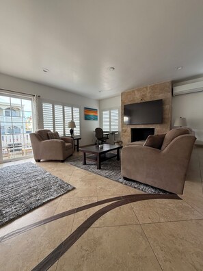 Bright open living space!