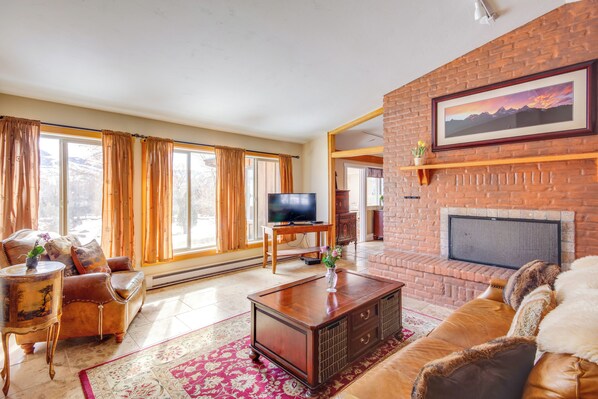 Emigrant Vacation Rental | 5BR | 3.5BA | 3,200 Sq Ft | Step-Free Access
