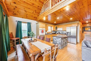 Dining Area | 1st Floor | Dishware/Flatware | Central A/C | Heat Pump