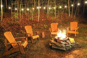 Yard Space | Fire Pit | Mountain Views | Ladder Golf