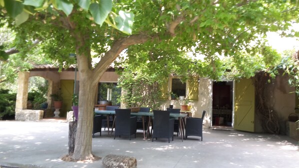 Outdoor dining