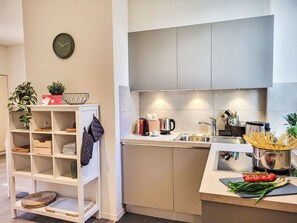 Meubles, Cuisine, Appareil De Cuisine, Design Intérieur, Sol, Principaux Appliance, Comptoir, Bois, Cabinetry, Sol