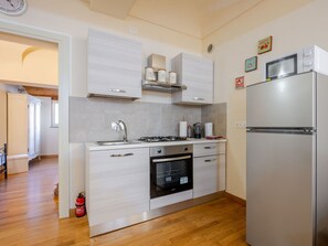 Appareil De Cuisine, Meubles, Principaux Appliance, Cuisine, Design Intérieur, Sol, Cabinetry, Bois, Sol, Pièce