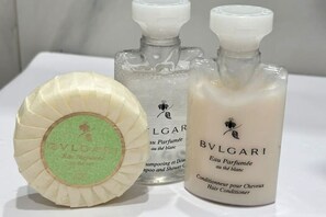 Bathroom amenities