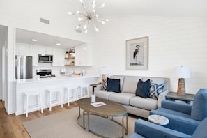 2 bedroom, 1 bath home and sleeps 5 guests