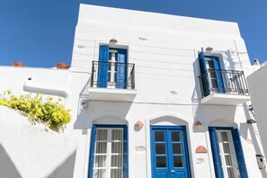 Facade of the property