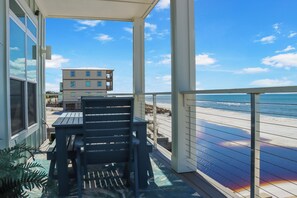Covered Deck with Outdoor Dining