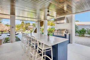 Outdoor Kitchen
