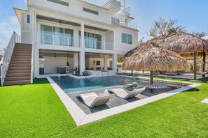 Private Pool and Spa