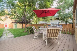 Outdoor Dining and BBQ Grill | Perfect place to spend an afternoon!