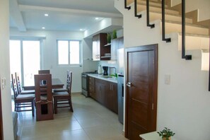Mountain view - Dining area