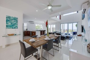 5 BR Luxury Villa - Living &amp; Dining Area