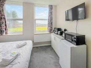 Open plan living space | Studio Apartment 21 - Herstmonceux Castle Estate, Herstmonceux
