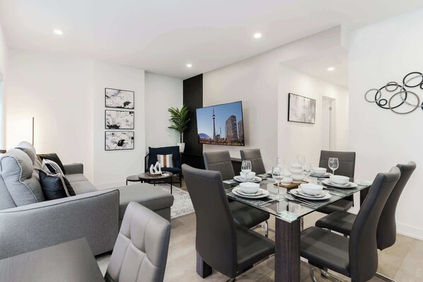 Family dining table for 6 