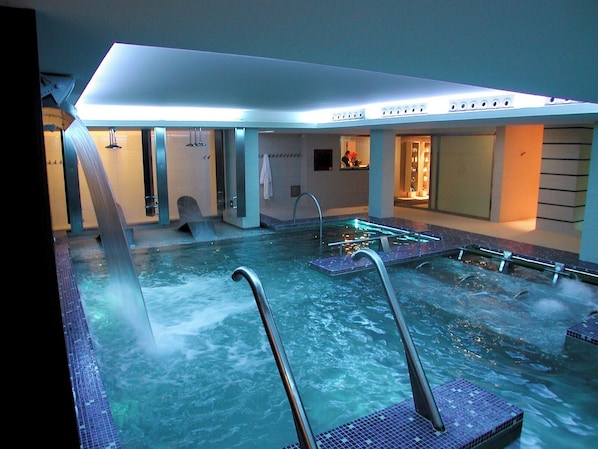 POOL (1)