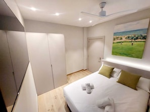 ROOM (3)
