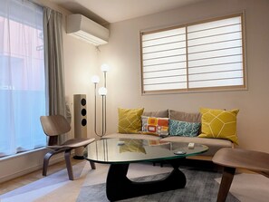 Tastefully decorated. Good natural light and remote controlled accent lighting.