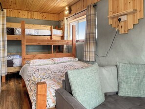 Family bedroom | Honeysuckle Bale Cabin - Straw Bale Cabins, Dallas