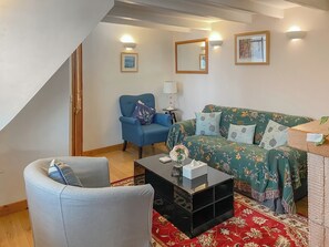 cosy sitting room | Cosy Cottage, Lamlash