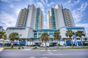 Front View - Family Friendly Avista Resort With Many Amenities 