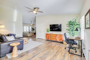 Living Room | Smart TV