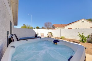 Outdoor Space | Single-Story Home | Large Backyard