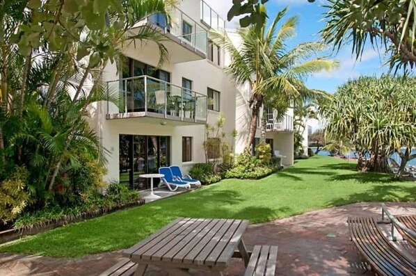 Culgoa-Point-2-Bedroom-Apartment-Outdoor