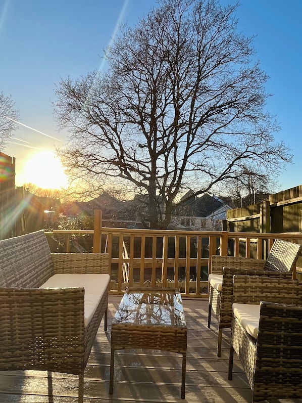 Private garden terrace, stunning views, perfect for mornings, evenings / working