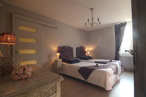 Chambre rez-de-chaussée lit 180 ou 2 lits 90